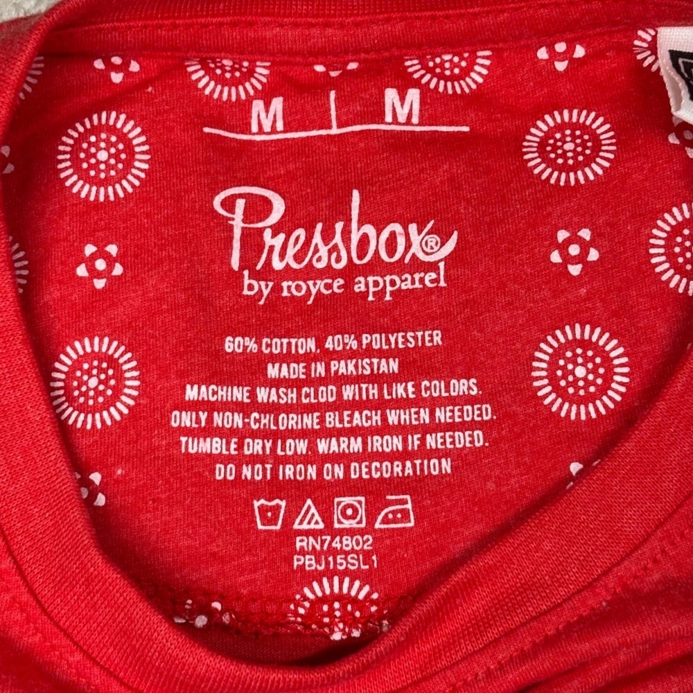 Pressbox Wisconsin Badgers T-Shirt Women M Red Long Sleeve Graphic NWT - Picture 3 of 10